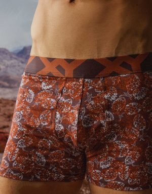 Codigo: 1445 -- boxer xy -- Bóxer de algodón con elastano estampado. Con pinza central.