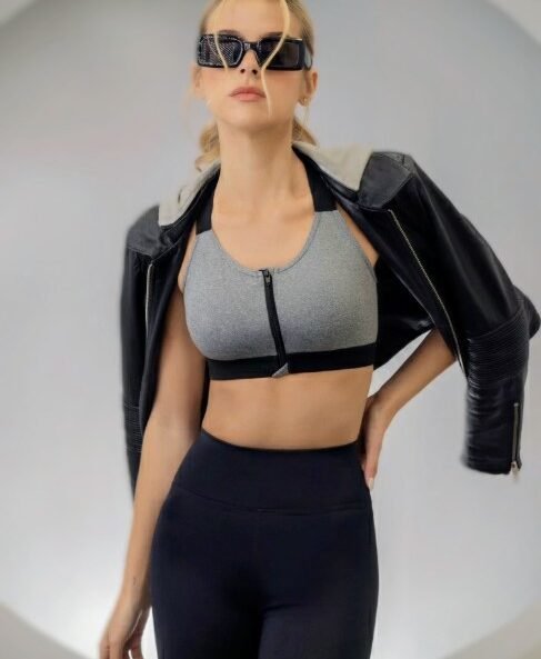 Codigo: S102 -- melifera lenceria -- Top deportivo de lycra reforzada con elastico personalizado y cierre desmontable