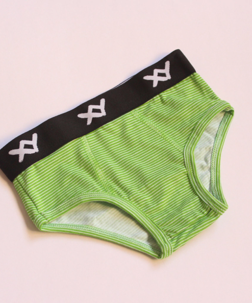 Código: 2003 -- XY chicos -- slip de alg