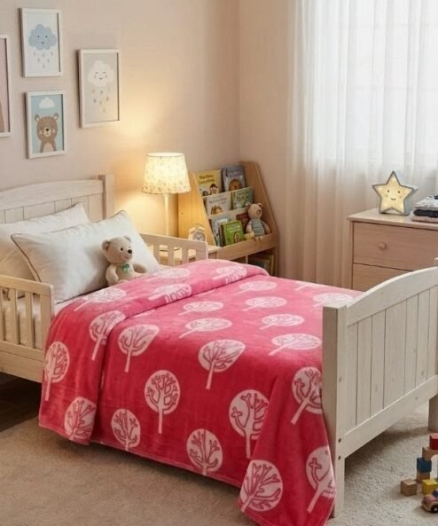 DANUBIO 8809H - Frazada manta polar infantil de 1 1/2 plaza 161cm. x 220cm. hojas